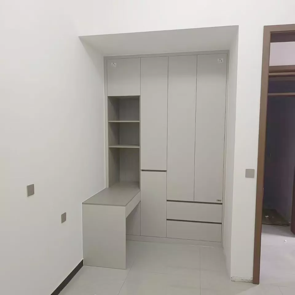 Armadi profumati in legno di cedro